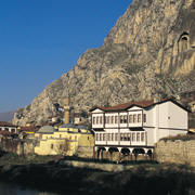 Ottoman houses and a Pontic tomb in Amasya