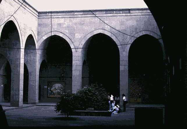 Kayseri Gevher Nesibe Hatun Hospital (1205);  Courtyard of the Giyaseddin Keyhusrev’s Medical Madrasa. Ó Ali U. Peker